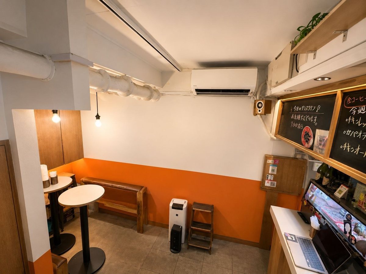 九段下の立ち飲みバル wata軒の店内